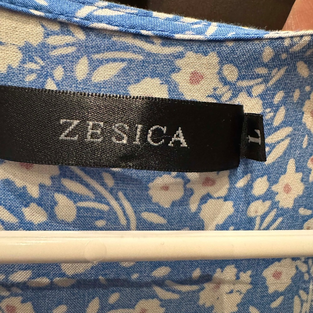 Zesica Blue Floral wrap Dress LARGE pit to pit 17in length 45in - Picture 4 of 6